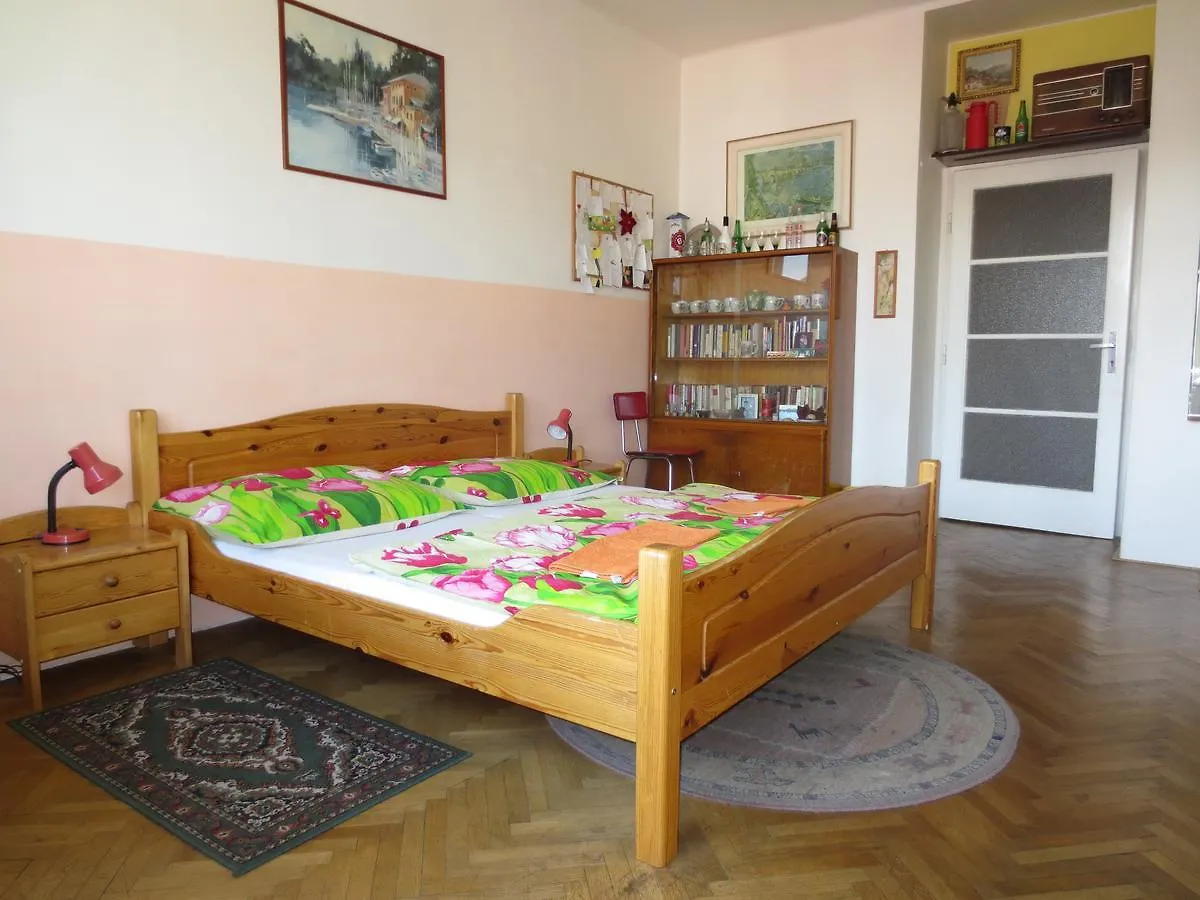 Florenc 41 Albergue Praga